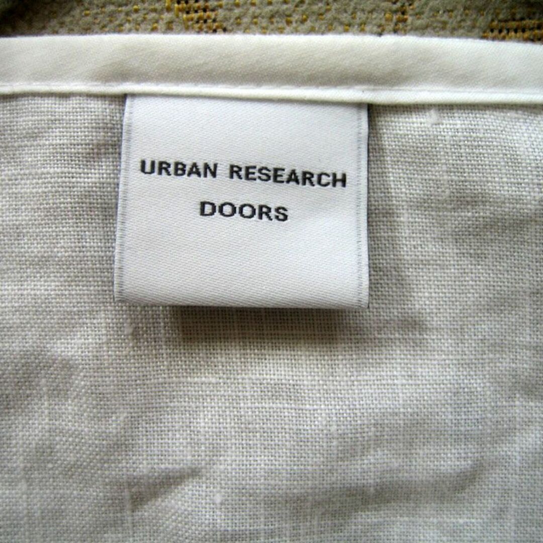 URBAN RESEARCH DOORS(アーバンリサーチドアーズ)のアーバンリサーチドアーズ リネンピンタックVネックブラウス レディースのトップス(シャツ/ブラウス(長袖/七分))の商品写真