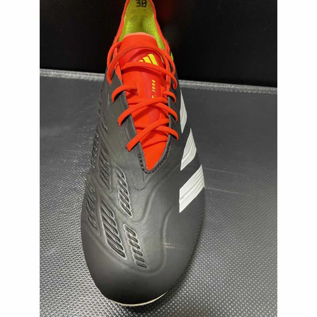 adidas(アディダス)のadidasプレデターエリートAG 26cm スポーツ/アウトドアのサッカー/フットサル(シューズ)の商品写真