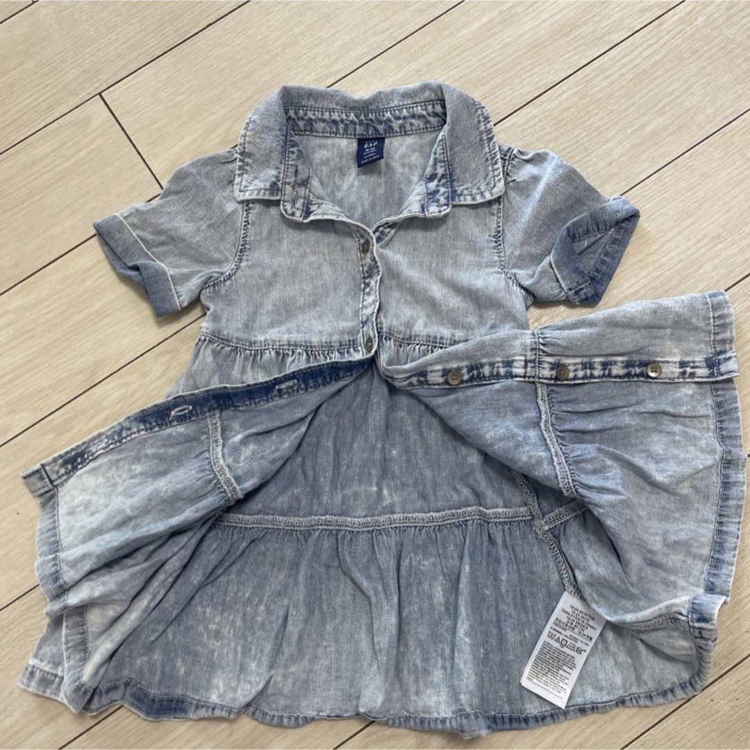 babyGAP(ベビーギャップ)のBaby GAP デニムワンピース　90センチ キッズ/ベビー/マタニティのキッズ服女の子用(90cm~)(ワンピース)の商品写真