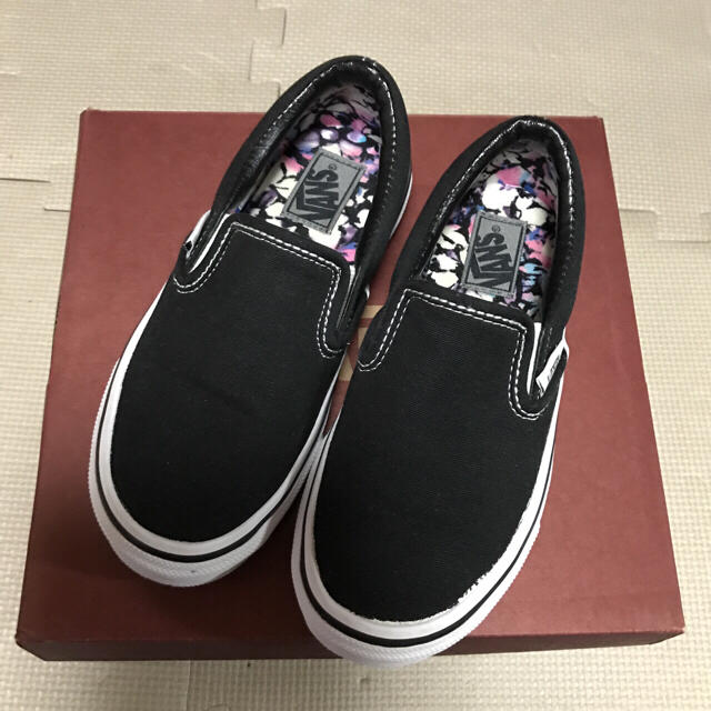 VANS(ヴァンズ)のジュニア【VANS】スリッポン 19cm キッズ/ベビー/マタニティのキッズ靴/シューズ(15cm~)(スリッポン)の商品写真