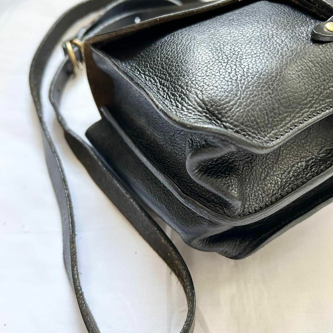 美品 イルビゾンテ ショルダーバッグ レザー ブラック 黒 ハーフムーン 美品 イルビゾンテ ショルダーバッグ レザー ブラック 黒 ハーフムーン