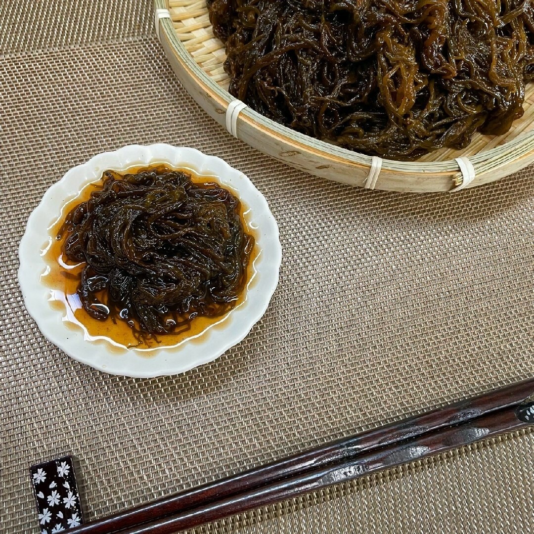 沖縄県産 太もずく 塩蔵もずく 900g 沖縄特産品 沖縄土産 食品/飲料/酒の食品/飲料/酒 その他(その他)の商品写真