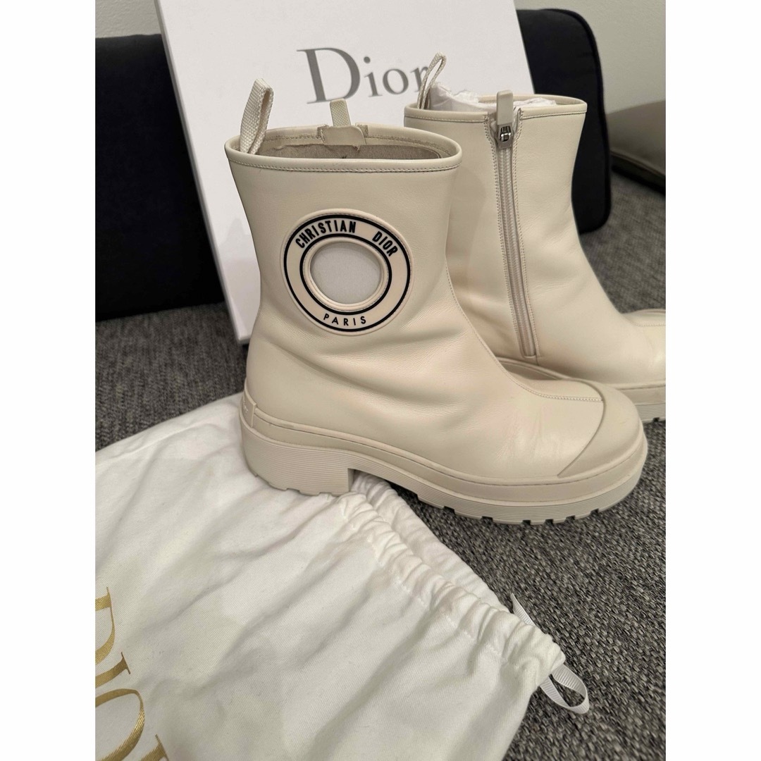 Dior(ディオール)のDiorショートブーツ レディースの靴/シューズ(ブーツ)の商品写真