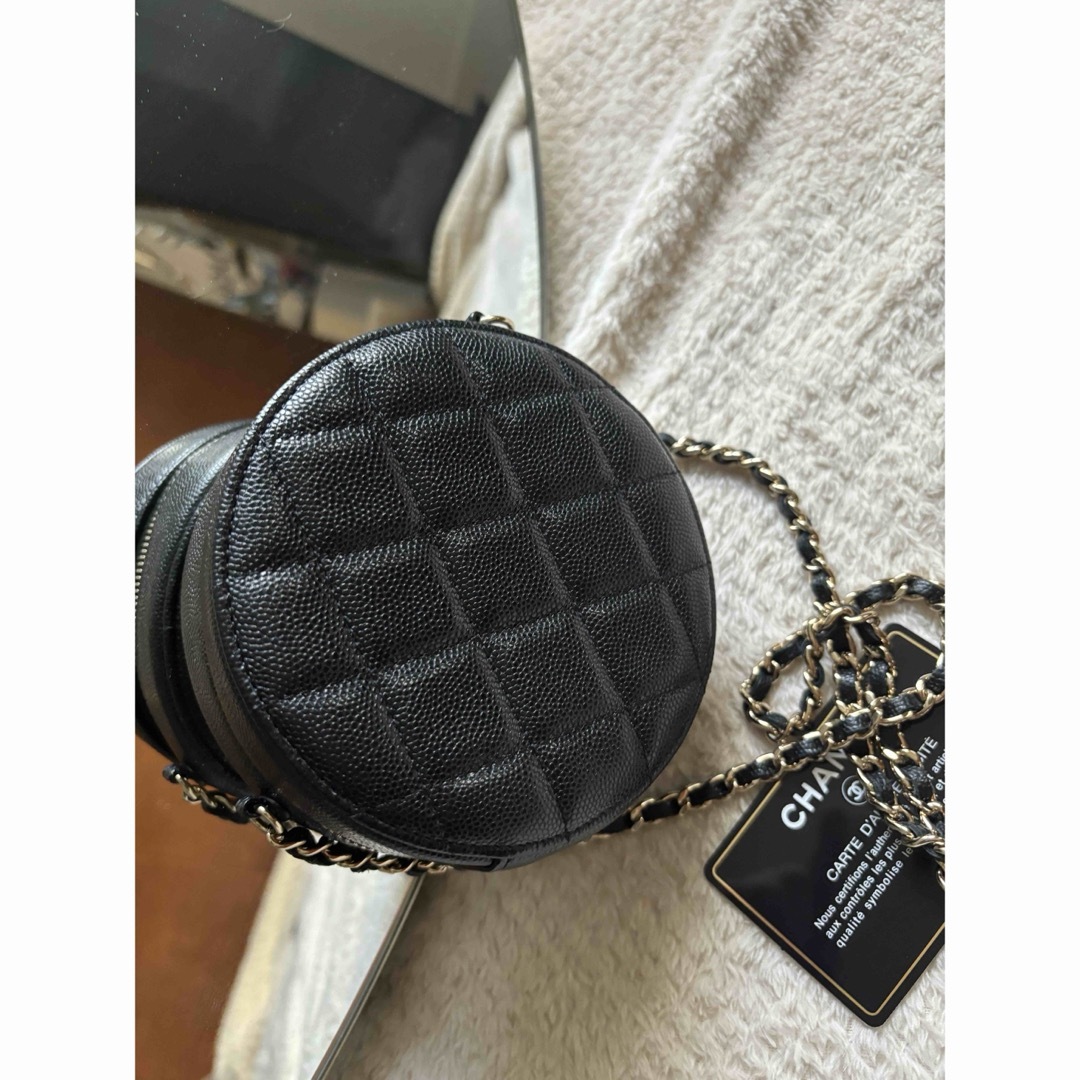 CHANEL(シャネル)のCHANEL シャネル キャビア ココマーク ラウンド チェーンショルダー レディースのバッグ(ショルダーバッグ)の商品写真