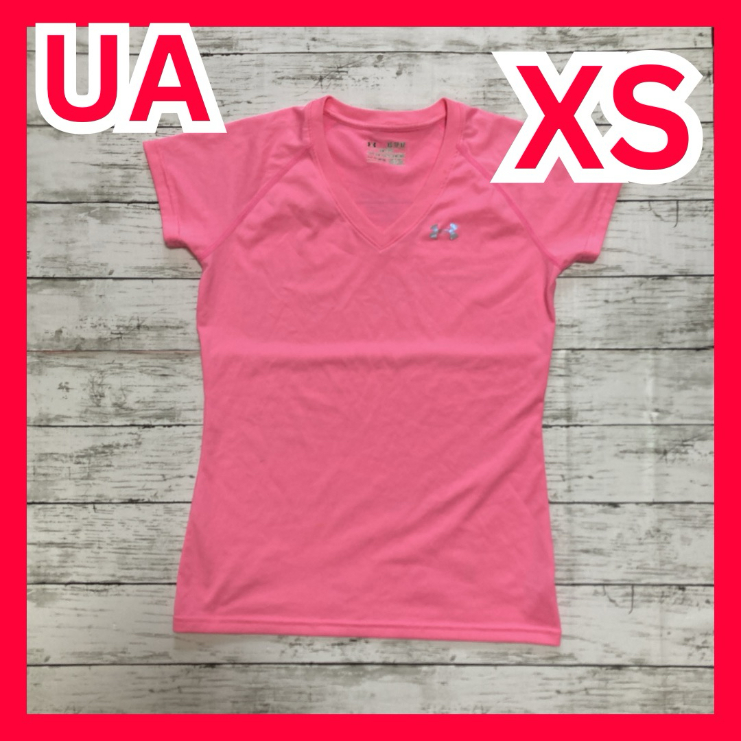 UNDER ARMOUR(アンダーアーマー)のアンダーアーマー　Vネック　蛍光　ピンク　XS レディースのトップス(Tシャツ(半袖/袖なし))の商品写真