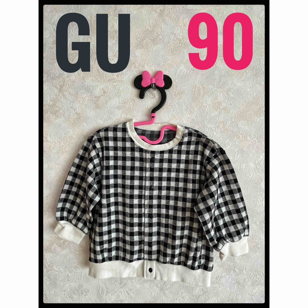 GU(ジーユー)のGU ジーユー　ベビー　黒　チェック　トレーナー　90 キッズ/ベビー/マタニティのキッズ服男の子用(90cm~)(Tシャツ/カットソー)の商品写真