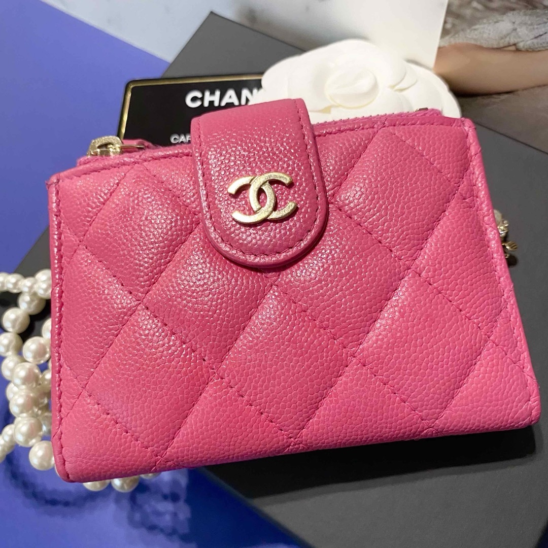 CHANEL(シャネル)のシャネル　マトラッセ　キャビアスキン　ピンク　カードケース　コインケース　ピンク レディースのファッション小物(財布)の商品写真