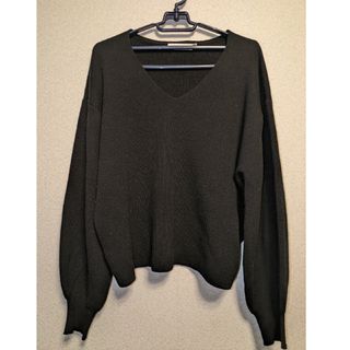 マウジー(moussy)のMOUSSY　Vネックトップス　ボリューム袖　黒(ニット/セーター)