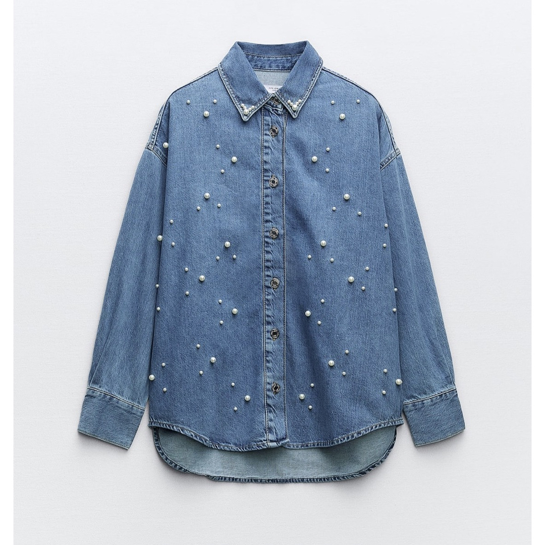 ZARA - ZARA Z1975 フェイクパールディテールデニムシャツ Sの ZARA - ZARA Z1975 フェイクパールディテールデニムシャツ Sの