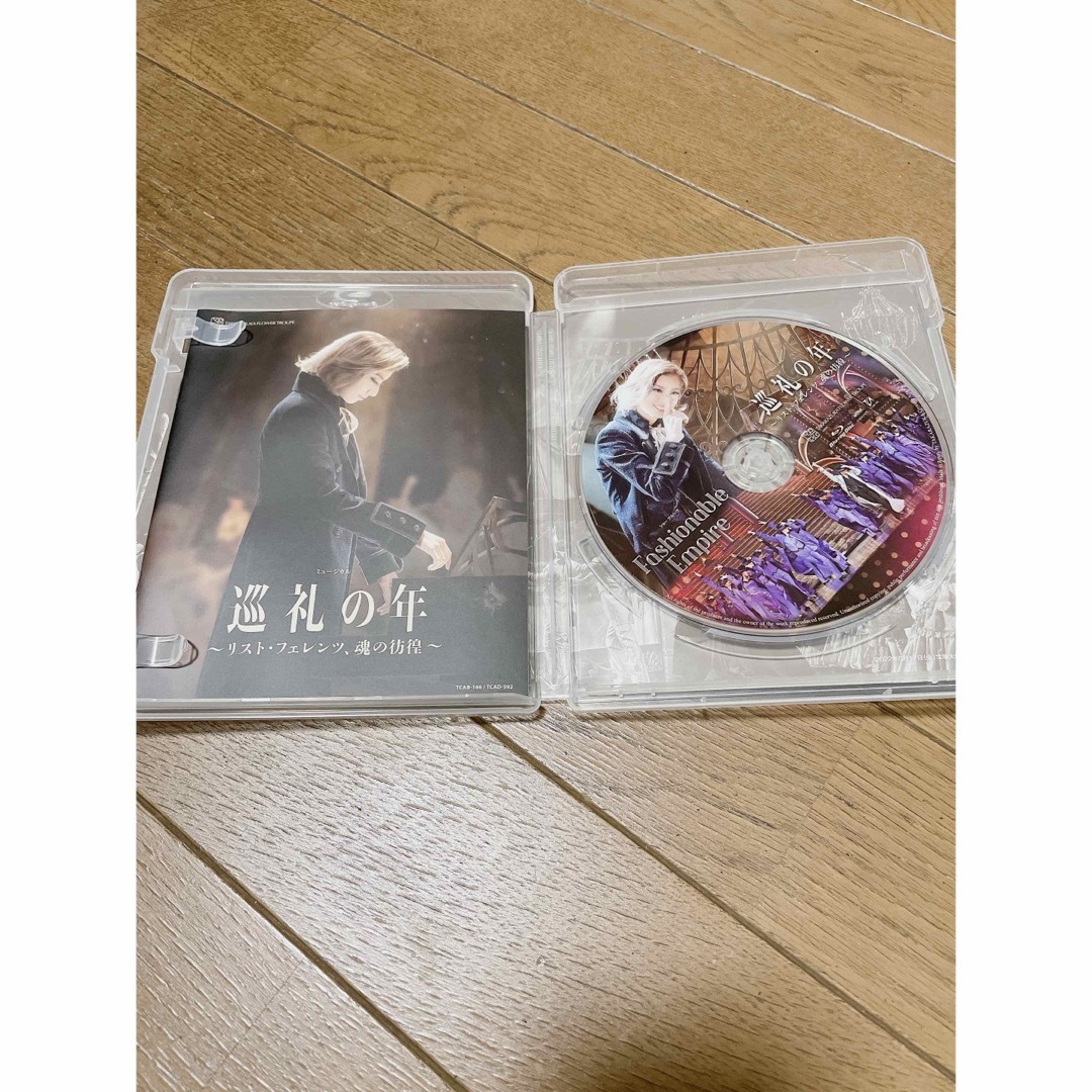 宝塚(タカラヅカ)の宝塚　Blu-ray  花組公演　巡礼の年 エンタメ/ホビーのDVD/ブルーレイ(舞台/ミュージカル)の商品写真