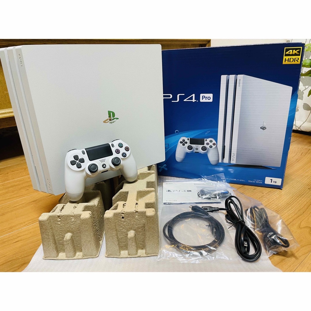 【美品】PS4 Pro 1TB グレイシャー・ホワイト CUH-7200BB02