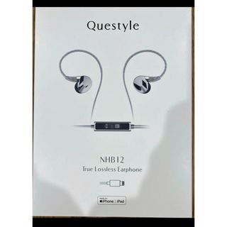 定価は49,999円　Questyle NHB12(ストラップ/イヤホンジャック)