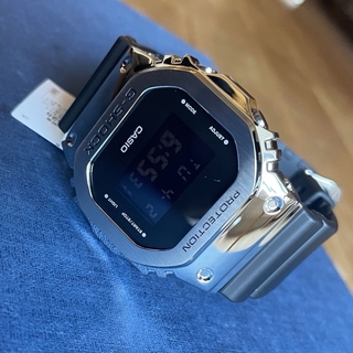 カシオ(CASIO)のカシオ　デジタル腕時計G-SHOCK  新品　メタルベゼル　プレゼントお祝い品に(腕時計(デジタル))