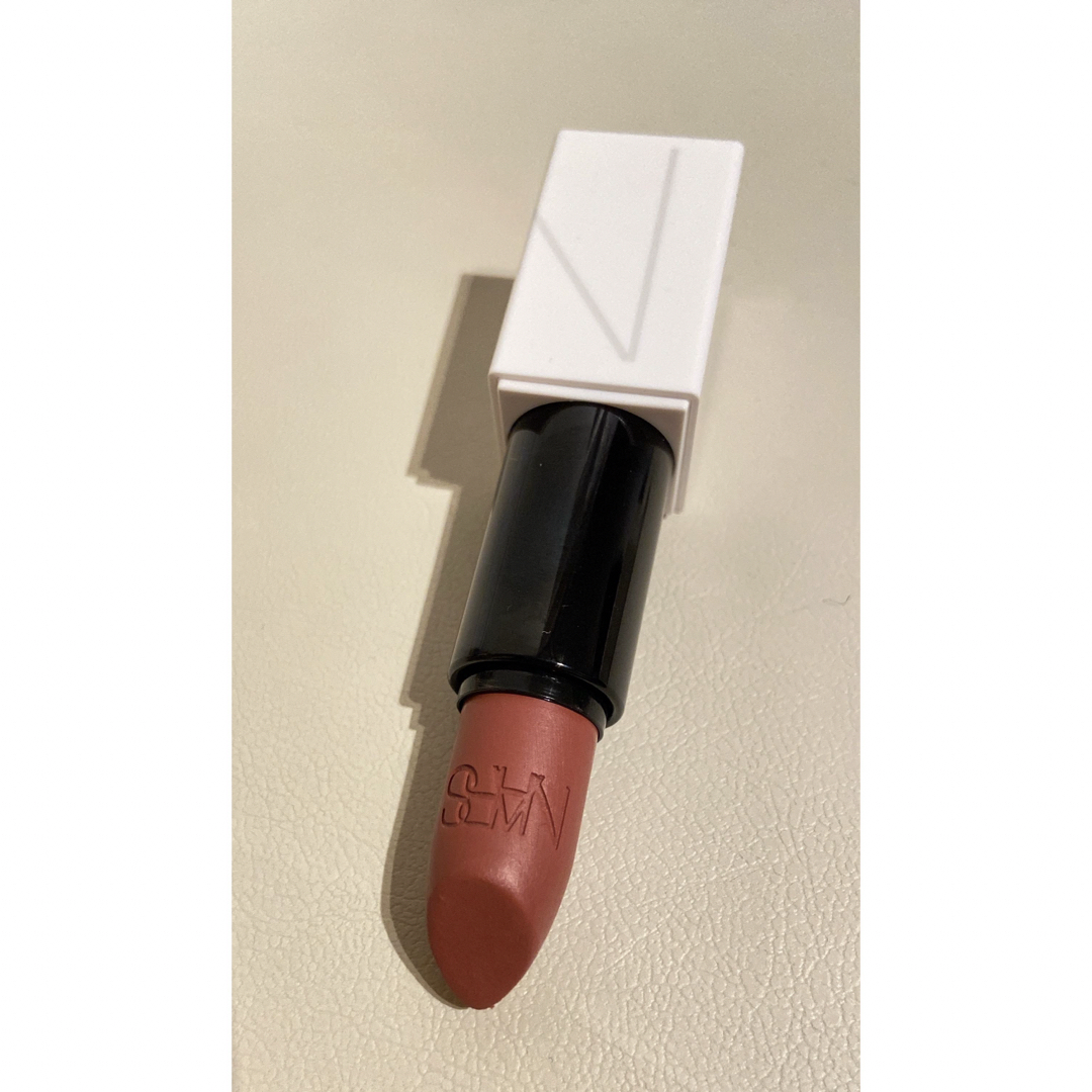 NARS(ナーズ)の美品　NARS ナーズ　リップスティック　口紅　限定　00001 ピンクローズ コスメ/美容のベースメイク/化粧品(口紅)の商品写真