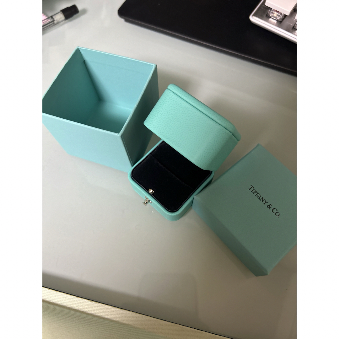 Tiffany& Co. 婚約指輪エンゲージリング ケース 新品未使用 レディースのアクセサリー(その他)の商品写真