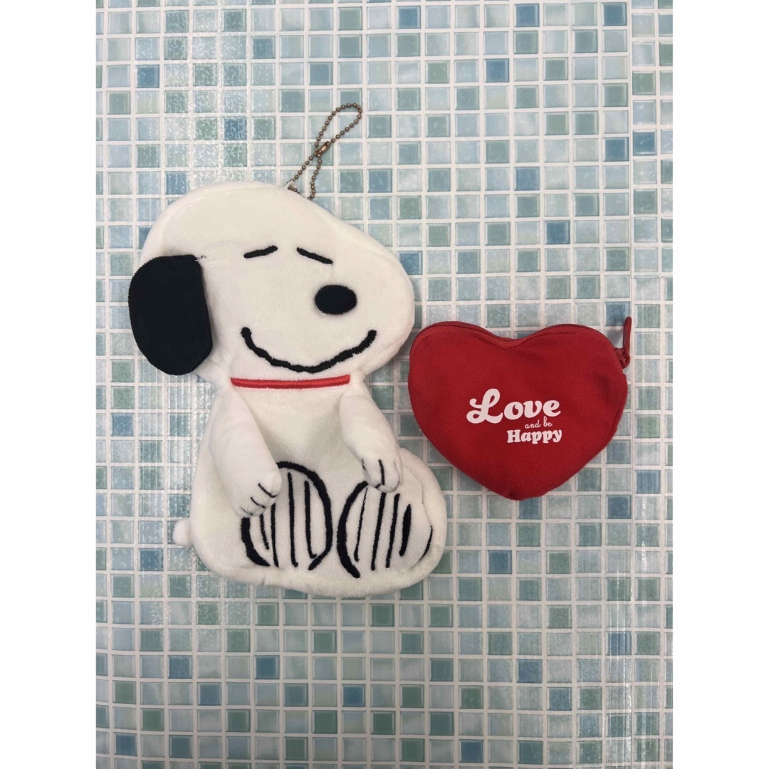 SNOOPY(スヌーピー)のSNOOPY  ポーチ　  LOVE and be Happy ❤️   レディースのファッション小物(ポーチ)の商品写真