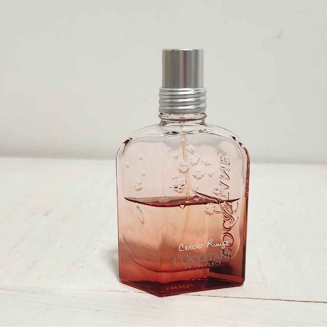 L'OCCITANE(ロクシタン)の送料込】チェリールージュ ラスティング50ml ロクシタン香水 オードトワレ コスメ/美容の香水(香水(女性用))の商品写真