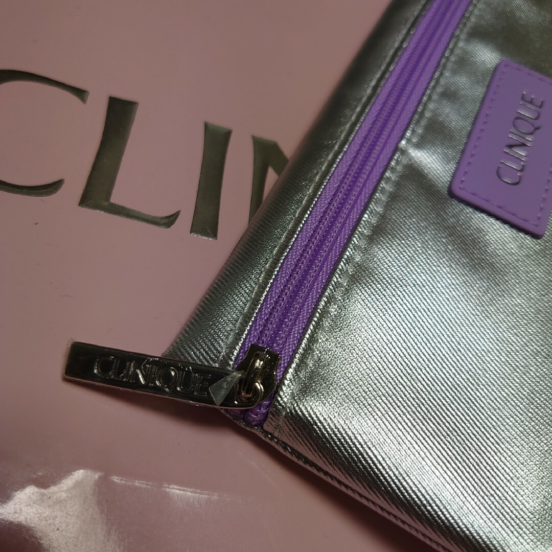 CLINIQUE(クリニーク)のクリニーク　ポーチのみ　新品 レディースのファッション小物(ポーチ)の商品写真