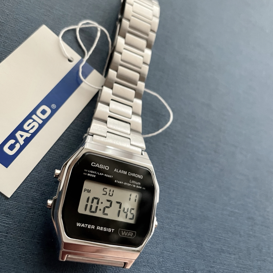CASIO(カシオ)のカシオ　デジタル腕時計　新品　レトロシンプル　希少　モノトーンデザイン メンズの時計(腕時計(デジタル))の商品写真