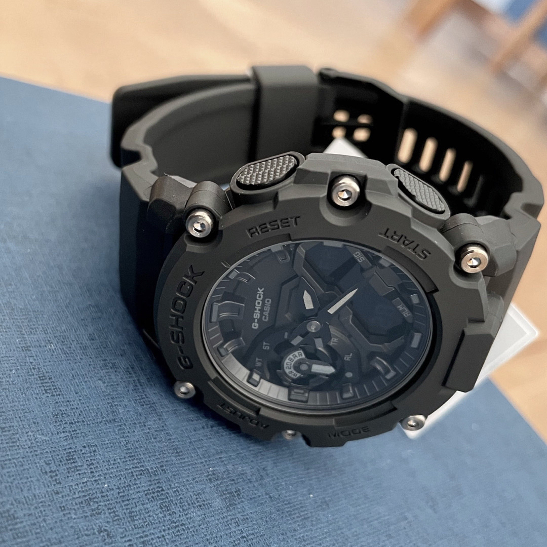 CASIO(カシオ)のカシオ　G-SHOCKアナログ腕時計　新品　海外モデル　カーボンコア　プレゼント メンズの時計(腕時計(アナログ))の商品写真
