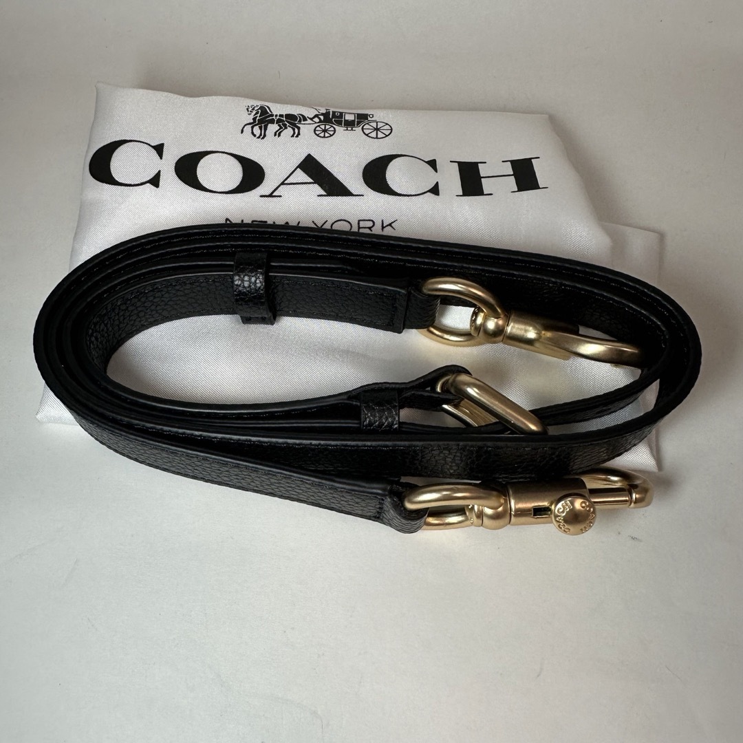 COACH(コーチ)の【現品限り！】COACH デンプシー トートバッグ 22 シグネチャージャガード レディースのバッグ(トートバッグ)の商品写真