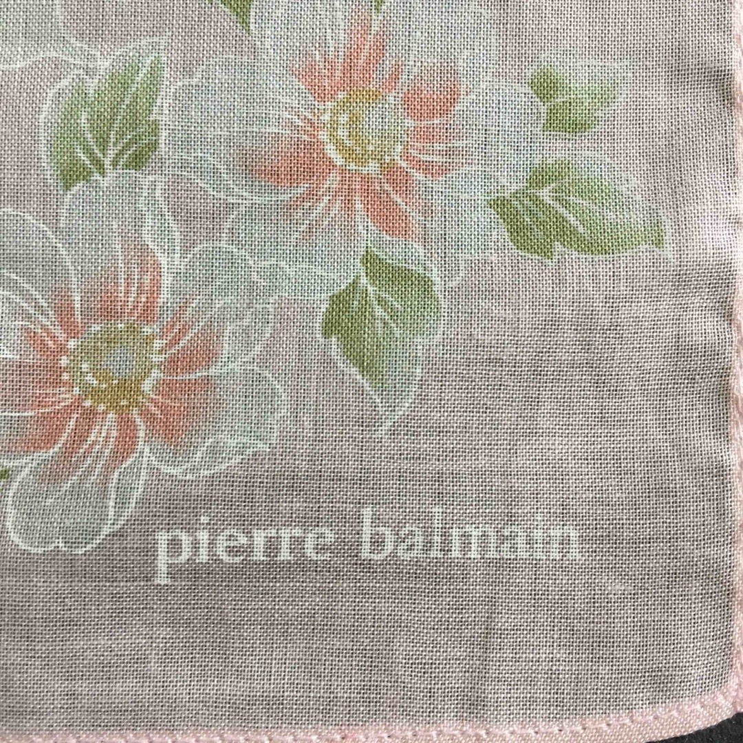 Pierre Balmain(ピエールバルマン)のハンカチ4枚 レディースのファッション小物(ハンカチ)の商品写真