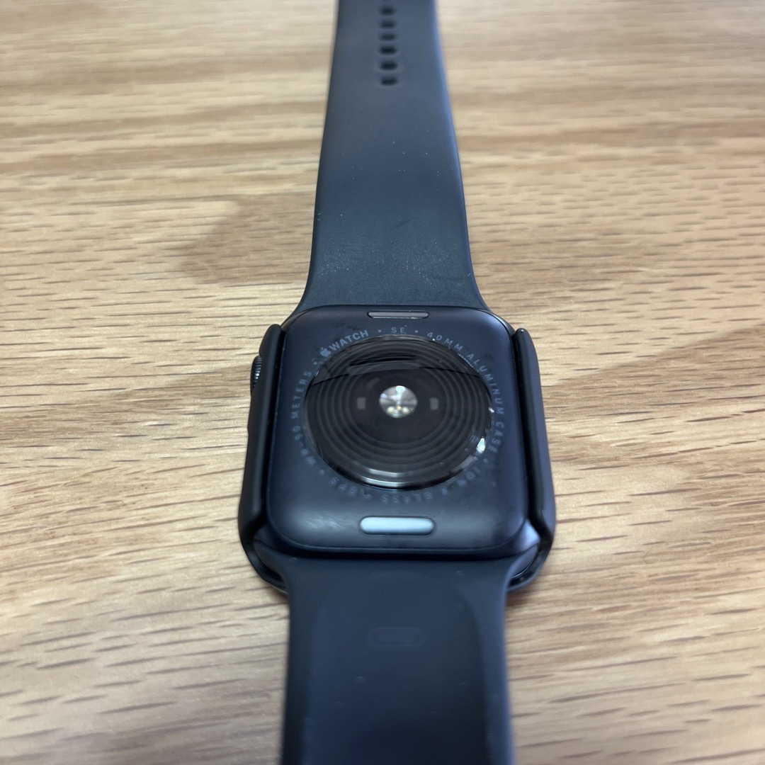 Apple Watch(アップルウォッチ)のAPPLE APPLE WATCH SE2 40（カバー付き） メンズの時計(腕時計(デジタル))の商品写真