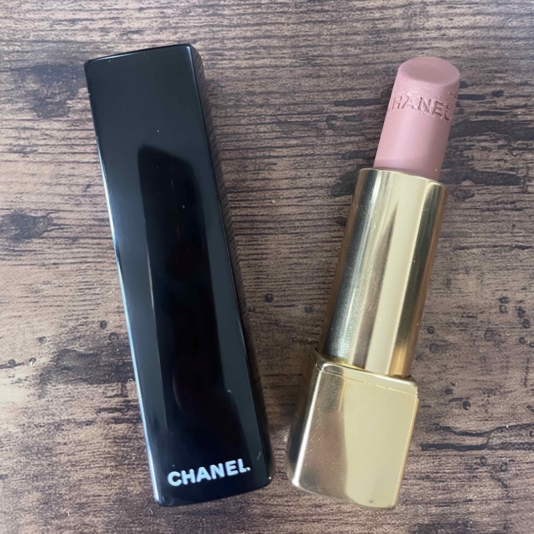 CHANEL(シャネル)のCHANEL シャネル　限定　ルージュアリュールヴェルヴェット　71ニュアンス コスメ/美容のベースメイク/化粧品(口紅)の商品写真