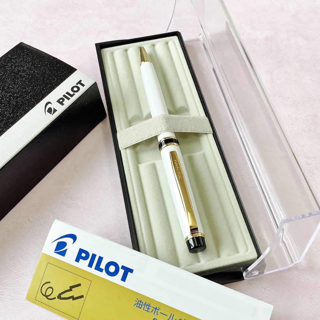 PILOT(パイロット)の未使用 パイロット ボールペン グランセ pilot ホワイト インテリア/住まい/日用品の文房具(ペン/マーカー)の商品写真