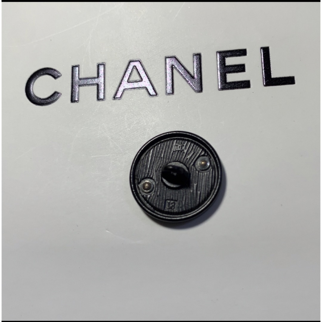 CHANEL(シャネル)のシャネル　ボタン ハンドメイドの素材/材料(各種パーツ)の商品写真