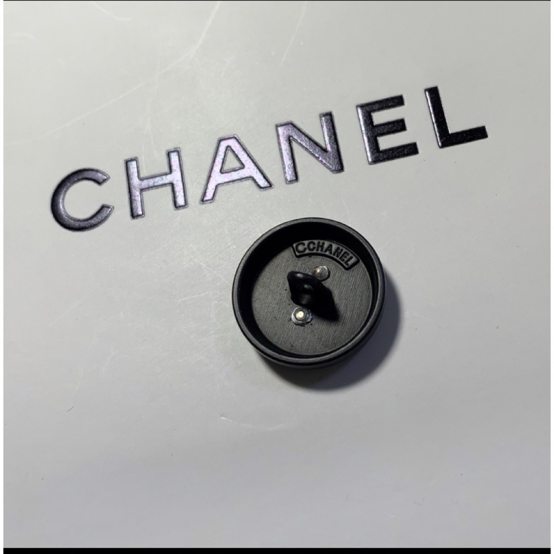 CHANEL(シャネル)のシャネル　ボタン ハンドメイドの素材/材料(各種パーツ)の商品写真