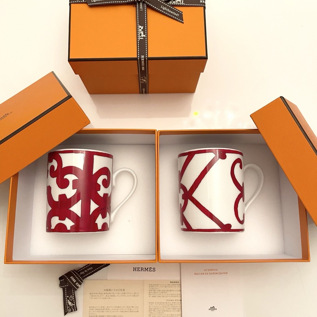 Hermes(エルメス)の新品❣️エルメス　HERMÈS ガダルキヴィール マグカップ　ペアNo.1&2 キッズ/ベビー/マタニティの授乳/お食事用品(マグカップ)の商品写真