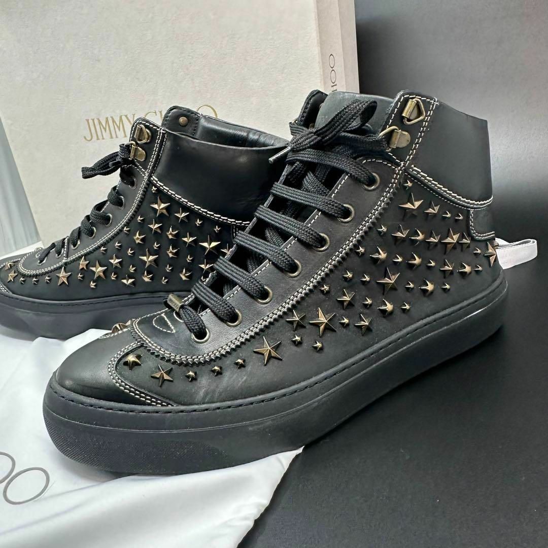 JIMMY CHOO(ジミーチュウ)のジミーチュウ レザー スタッズ 42 ハイカットスニーカー メンズの靴/シューズ(スニーカー)の商品写真