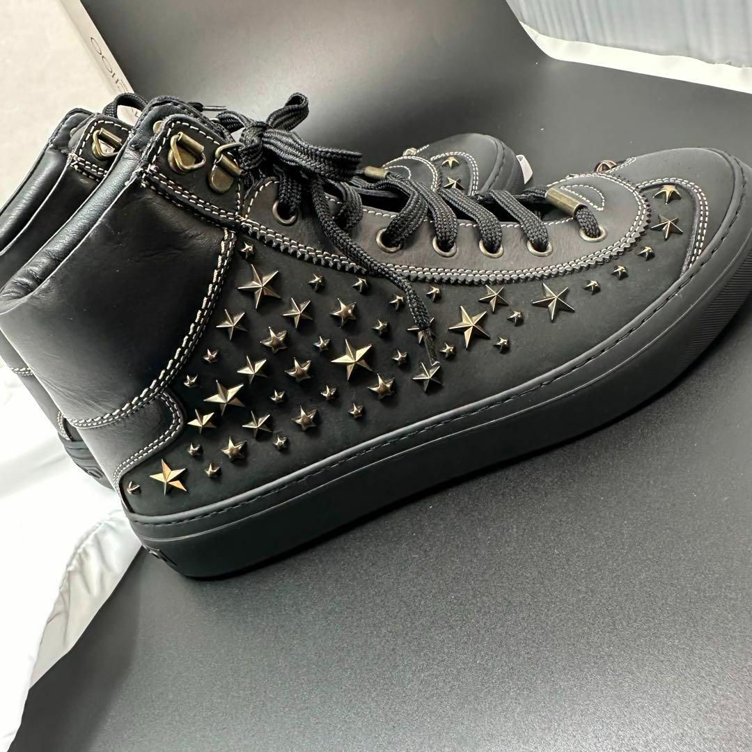 JIMMY CHOO(ジミーチュウ)のジミーチュウ レザー スタッズ 42 ハイカットスニーカー メンズの靴/シューズ(スニーカー)の商品写真