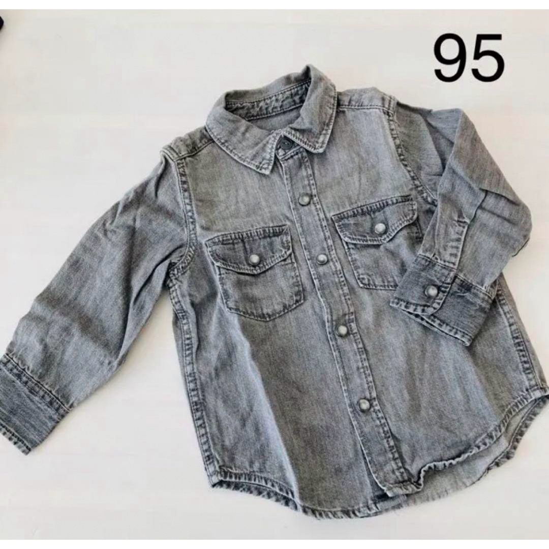 babyGAP(ベビーギャップ)のbabyGAP  デニムシャツ 95 キッズ/ベビー/マタニティのキッズ服男の子用(90cm~)(ブラウス)の商品写真