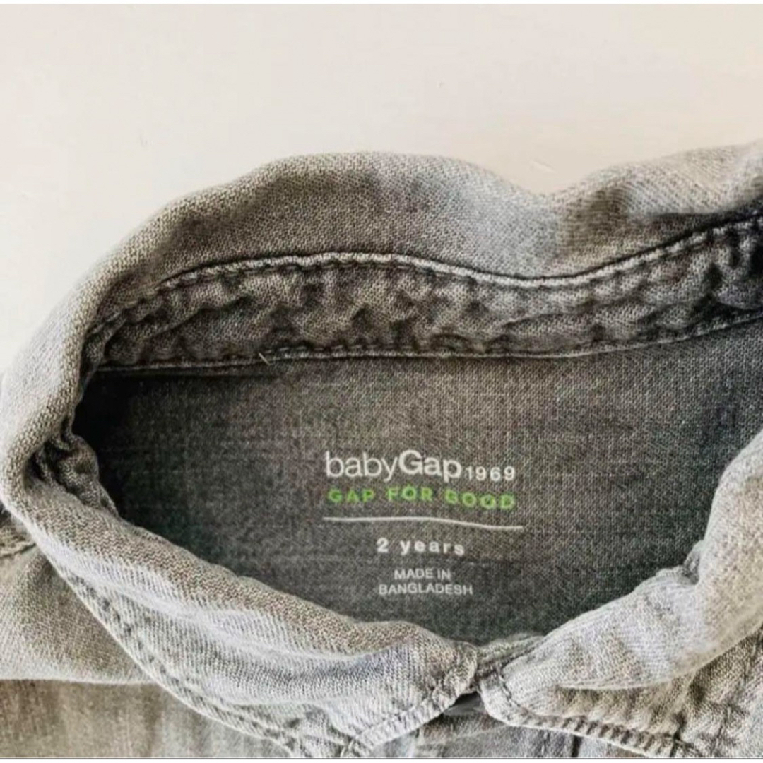 babyGAP(ベビーギャップ)のbabyGAP  デニムシャツ 95 キッズ/ベビー/マタニティのキッズ服男の子用(90cm~)(ブラウス)の商品写真