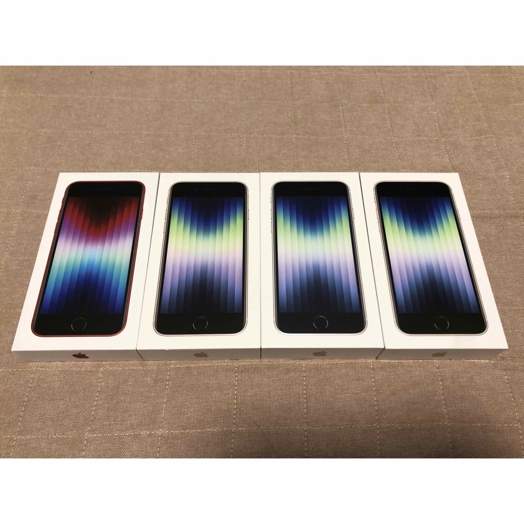 Apple(アップル)の新品未使用 iPhone SE3 第3世代 64GB SIMフリー レッド1台 スマホ/家電/カメラのスマートフォン/携帯電話(スマートフォン本体)の商品写真