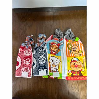 アンパンマン(アンパンマン)のおりこうエプロン　ハンドメイド　ネームタグ付き(お食事エプロン)