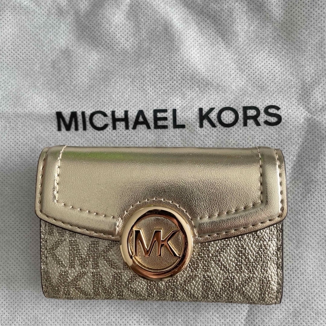 Michael Kors(マイケルコース)のMICHAEL KORS キーケース (GOLD) レディースのファッション小物(キーケース)の商品写真