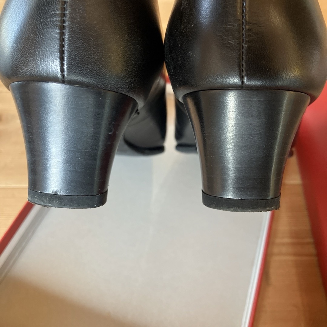 REGAL(リーガル)の１日着用のみ　REGAL 7911AD 24.5cm レディース　新卒　パンプス レディースの靴/シューズ(ハイヒール/パンプス)の商品写真