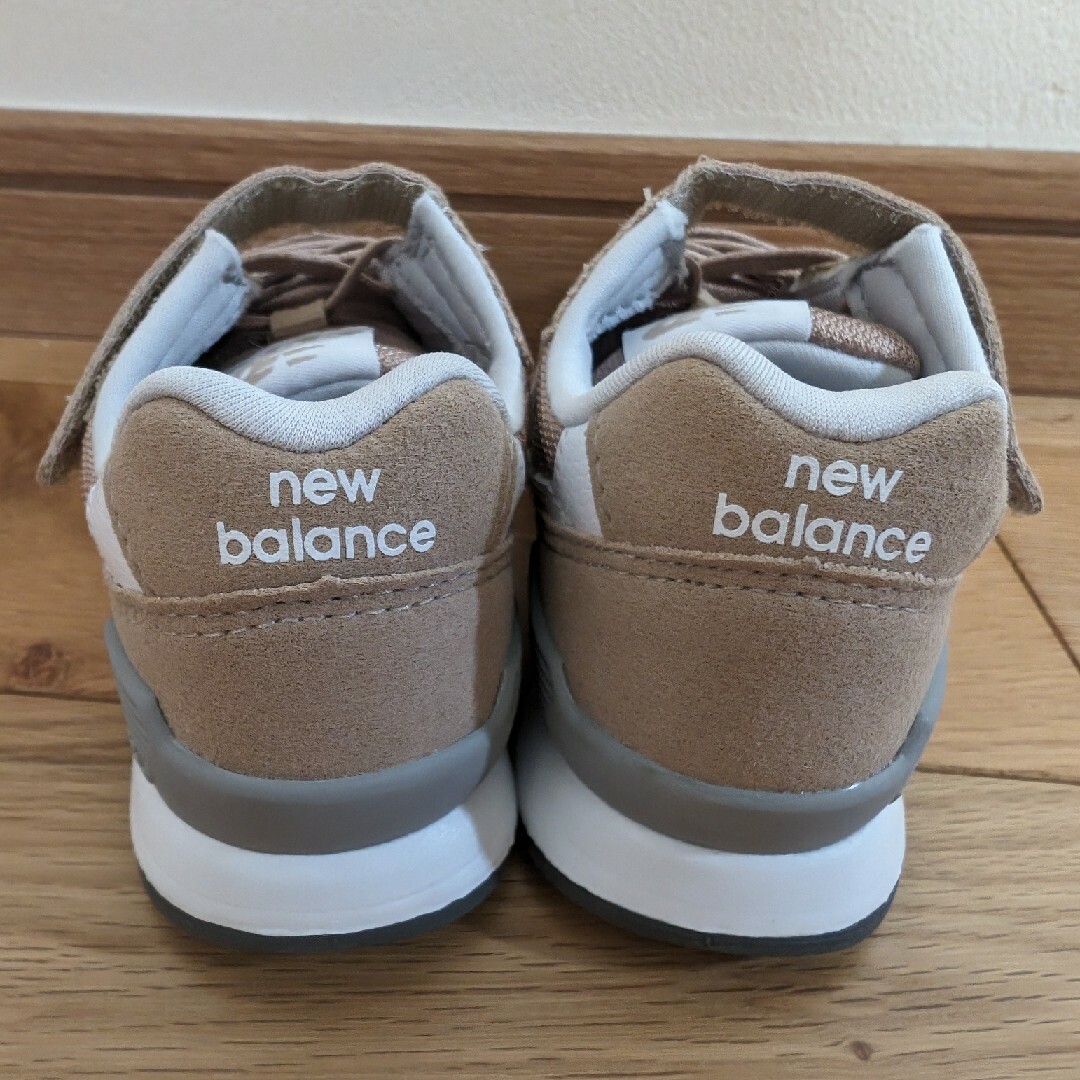 996（New Balance）(キュウキュウロク)のニューバランス996 17.5センチ　未使用 キッズ/ベビー/マタニティのキッズ靴/シューズ(15cm~)(スニーカー)の商品写真