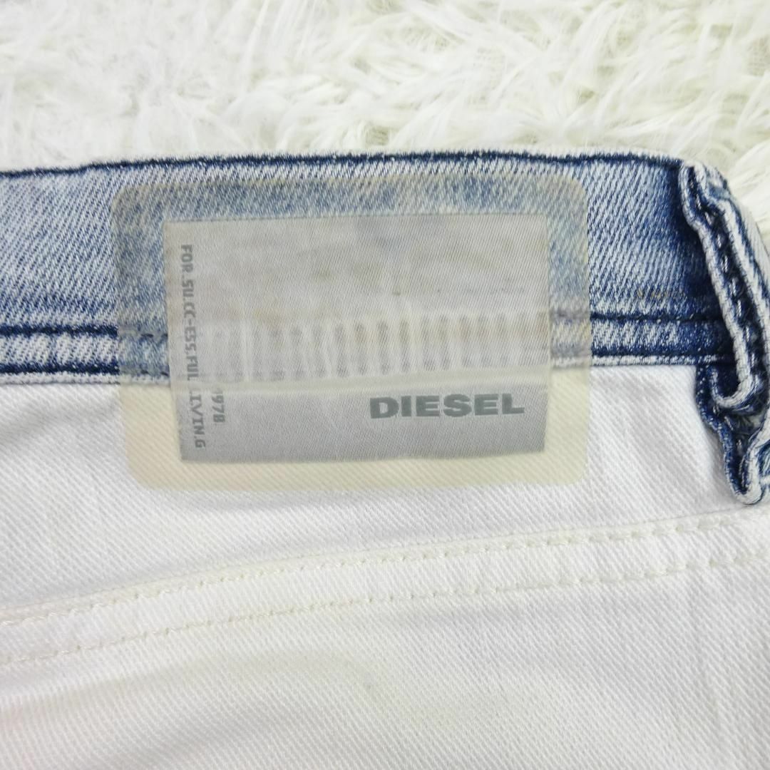 DIESEL(ディーゼル)のディーゼル　TEPPHAR　ストレッチテーパードデニム　W30　イタリア製 メンズのパンツ(デニム/ジーンズ)の商品写真