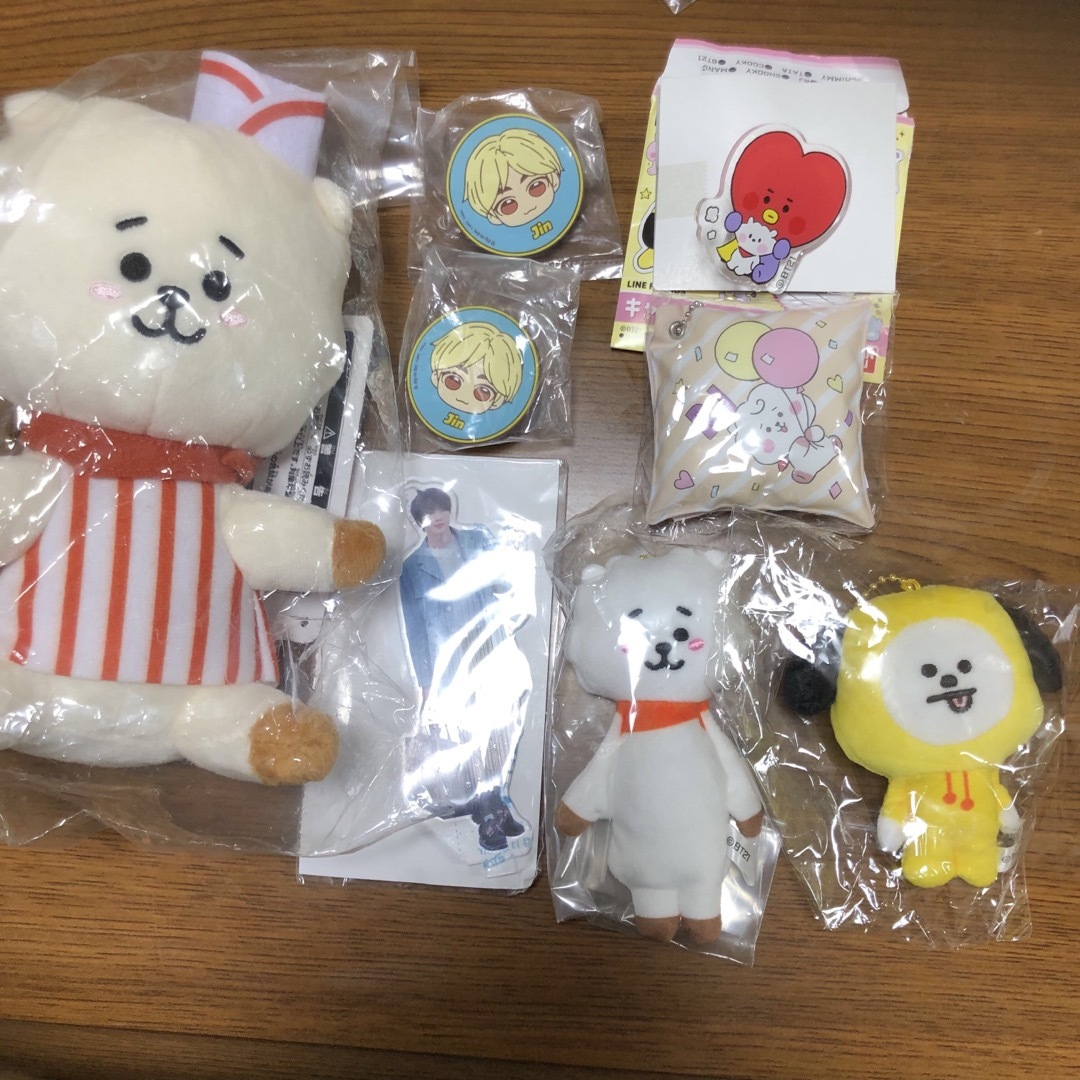 防弾少年団(BTS)(ボウダンショウネンダン)のBTS RJ まとめ売り8点 エンタメ/ホビーのおもちゃ/ぬいぐるみ(キャラクターグッズ)の商品写真