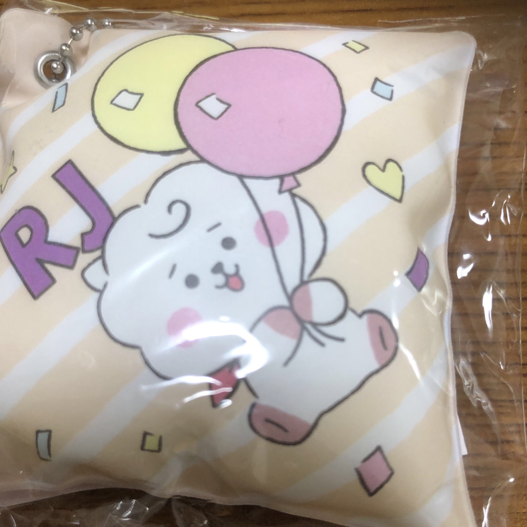 防弾少年団(BTS)(ボウダンショウネンダン)のBTS RJ まとめ売り8点 エンタメ/ホビーのおもちゃ/ぬいぐるみ(キャラクターグッズ)の商品写真