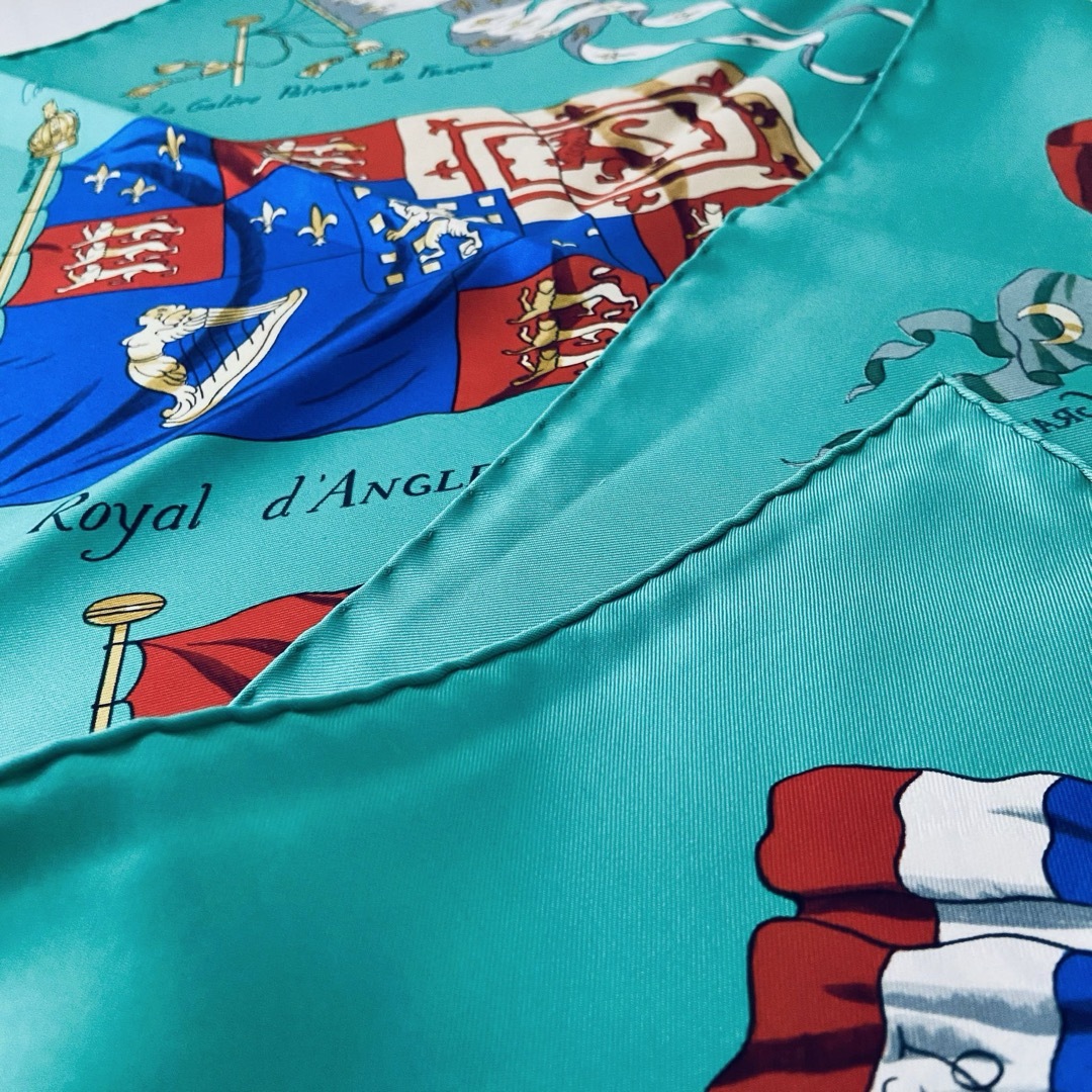 Hermes(エルメス)の【HERMES】カレ90 パヴォワ 船旗 グリーン シルク エルメス レディースのファッション小物(バンダナ/スカーフ)の商品写真