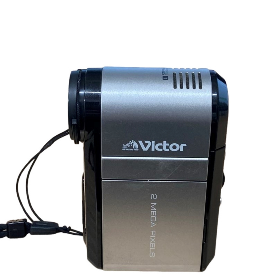 Victor(ビクター)のビクター デハードディスクムービー Everio GZ-MC100 現状品 ジャンク 12402K378 スマホ/家電/カメラのカメラ(ビデオカメラ)の商品写真