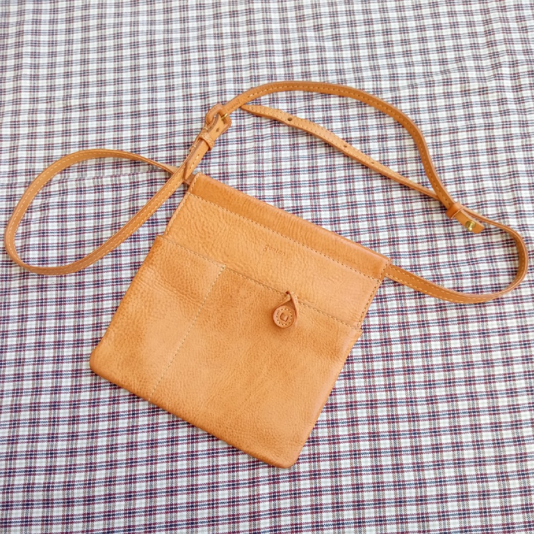 genten(ゲンテン)の極美品✨genten ｹﾞﾝﾃﾝ　トスカ ショルダーバッグ/ポシェット レディースのバッグ(ショルダーバッグ)の商品写真