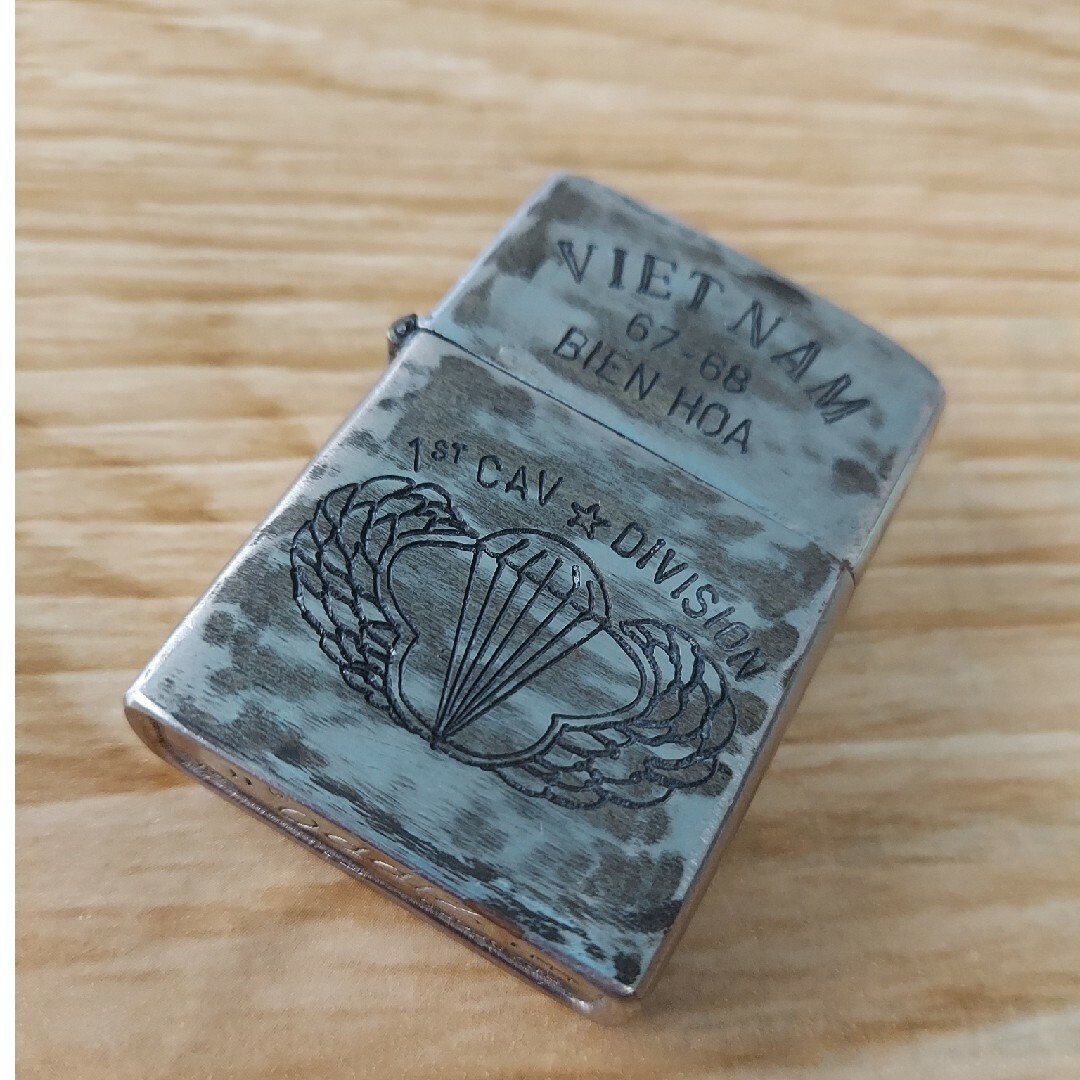 ZIPPO(ジッポー)のZIPPO VIETNAM 第一CAV部門 メンズのファッション小物(タバコグッズ)の商品写真