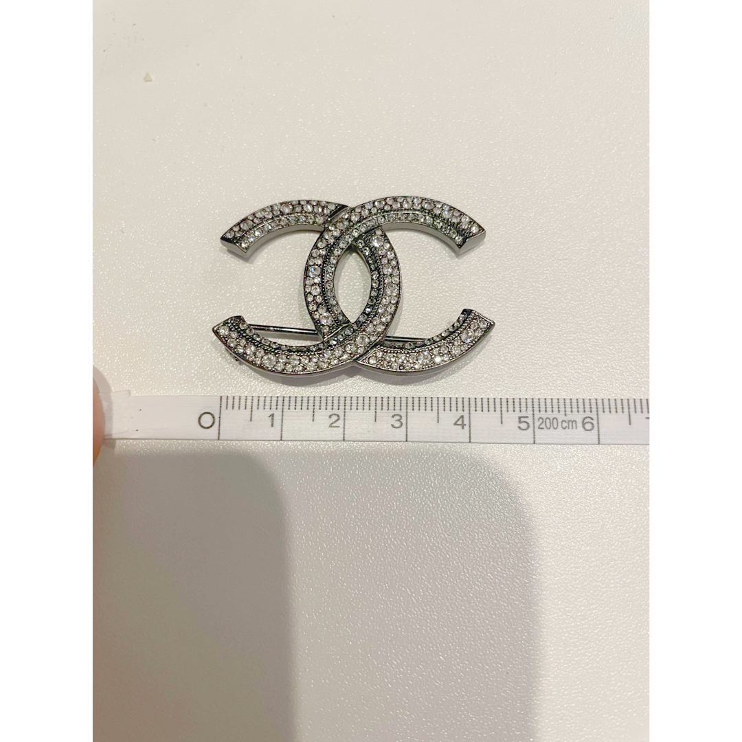 CHANEL(シャネル)のCHANELブローチ レディースのアクセサリー(ブローチ/コサージュ)の商品写真