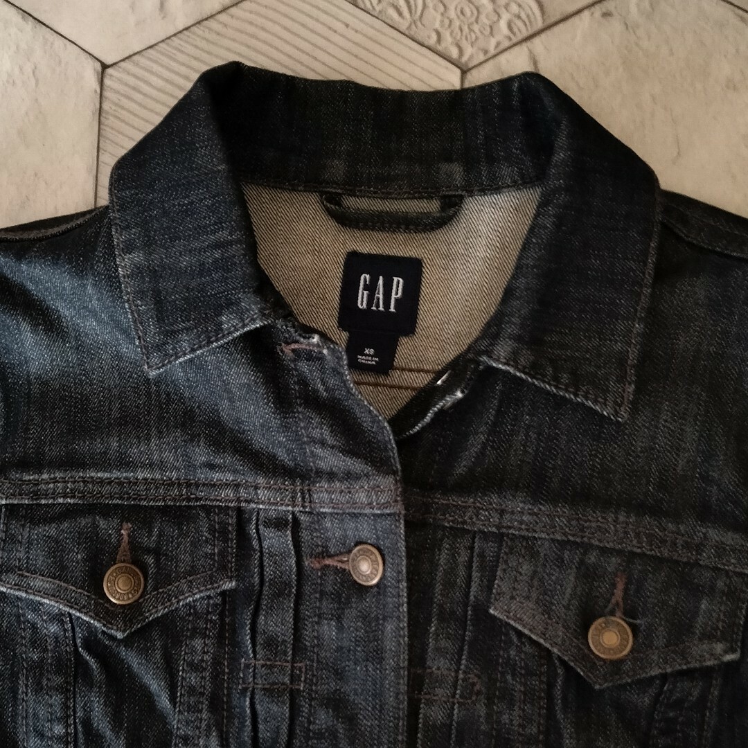 GAP(ギャップ)のGAP上着 キッズ/ベビー/マタニティのキッズ服男の子用(90cm~)(ジャケット/上着)の商品写真